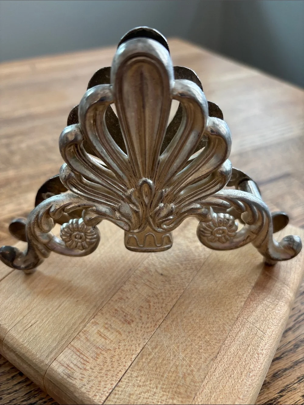 Vintage Silver-plate Decorative Knife Rest or Napkin Holder. Fan Design